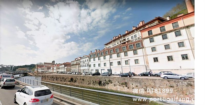 波尔图市整栋旧楼4层T3.总面积为180m2售价42万欧元 葡萄牙投资移民 葡萄牙房产 葡萄牙移民房产 移民房产 葡萄牙留学