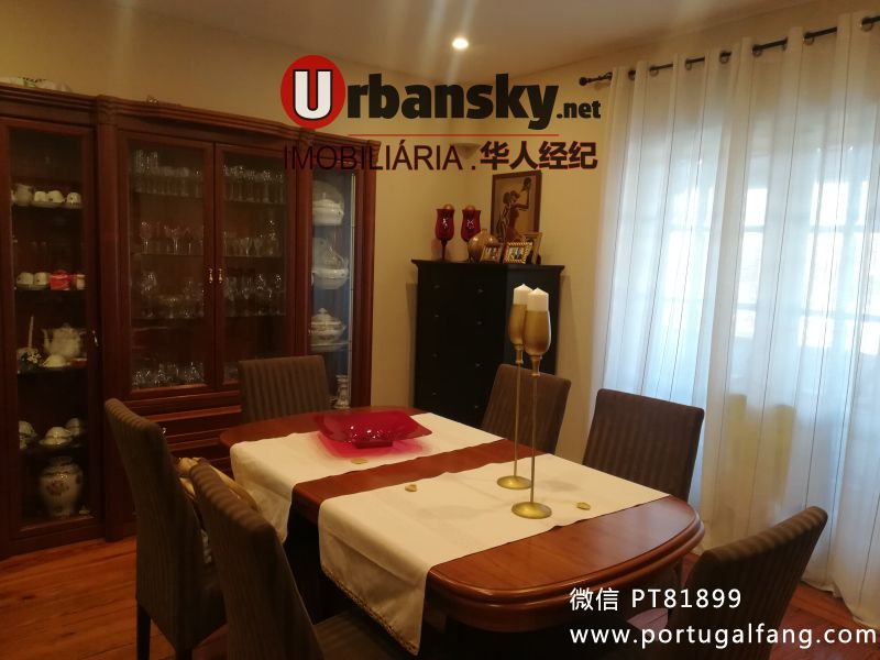 波尔图市中心步行街地铁站整层优质3居室公寓39万€ 葡萄牙投资移民 葡萄牙房产 葡萄牙移民房产 移民房产 葡萄牙留学