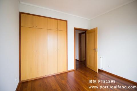 葡萄牙投资移民 葡萄牙房产 葡萄牙移民房产 移民房产 葡萄牙留学 Porto市中心新盘优质复式公寓T4居室３卫出售621,600€精装修285m²