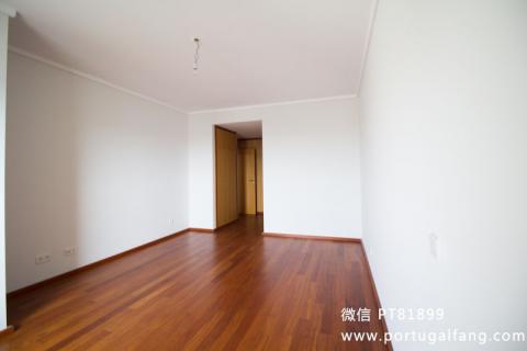 葡萄牙投资移民 葡萄牙房产 葡萄牙移民房产 移民房产 葡萄牙留学 Porto市中心新盘优质公寓T５居室５卫出售751,800€精装修336m²