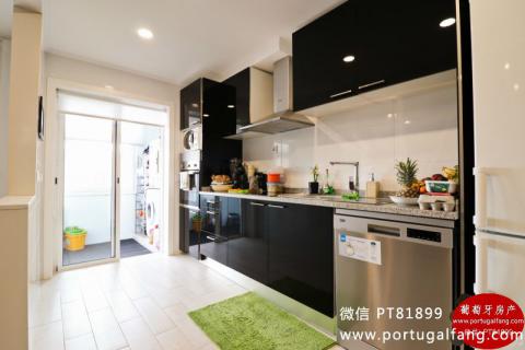 葡萄牙投资移民 葡萄牙房产 葡萄牙移民房产 移民房产 葡萄牙留学 Portot近地铁翻新优质公寓T3 + 1复式2卫售价24万€132㎡