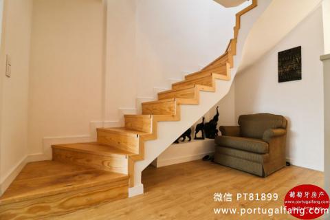 葡萄牙投资移民 葡萄牙房产 葡萄牙移民房产 移民房产 葡萄牙留学 Portot近地铁翻新优质公寓T3 + 1复式2卫售价24万€132㎡
