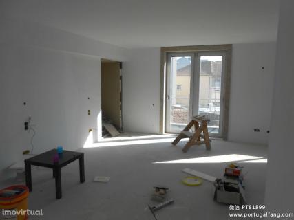 葡萄牙投资移民 葡萄牙房产 葡萄牙移民房产 移民房产 葡萄牙留学 Porto公园美景翻新别墅3层3室2厅4卫200m2售28万€带私家车库