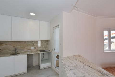 葡萄牙投资移民 葡萄牙房产 葡萄牙移民房产 移民房产 葡萄牙留学 波尔图近地铁翻新公寓T4卧4卫售价36.3万€224平米