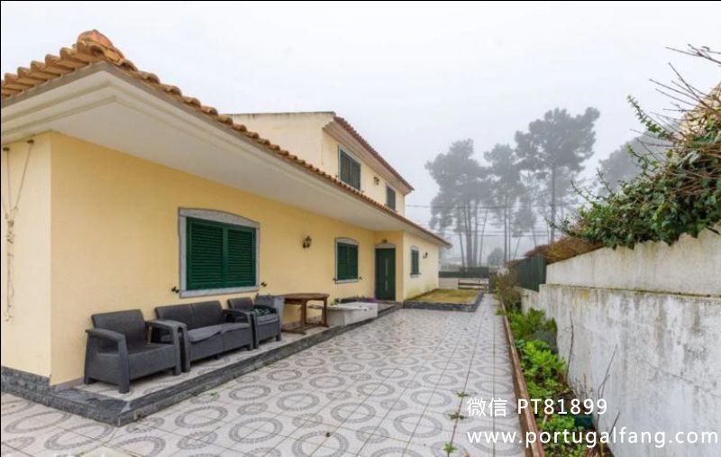 Setúbal Corroios 双层独立别墅T4室3卫售55万€ 葡萄牙投资移民 葡萄牙房产 葡萄牙移民房产 移民房产 葡萄牙留学