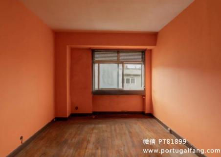 葡萄牙投资移民 葡萄牙房产 葡萄牙移民房产 移民房产 葡萄牙留学 波尔图市中心旅游区步行街需翻新公寓T4室2卫出售近地铁站